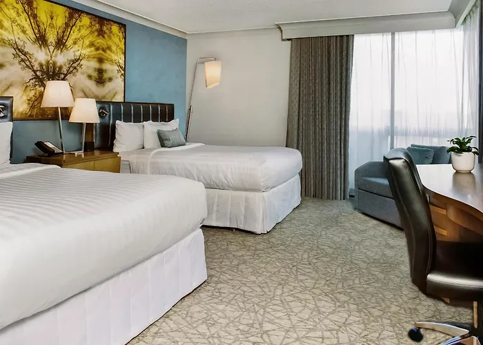 Deluxe Queen Room